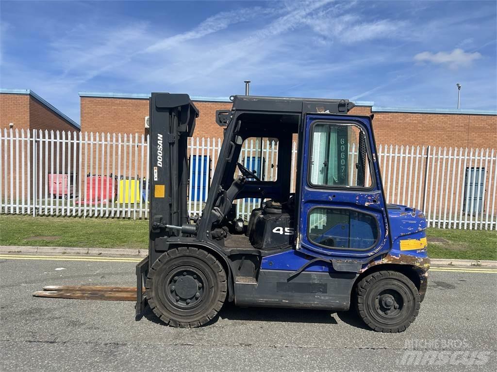 Doosan D45SC-5 ディーゼル・軽油