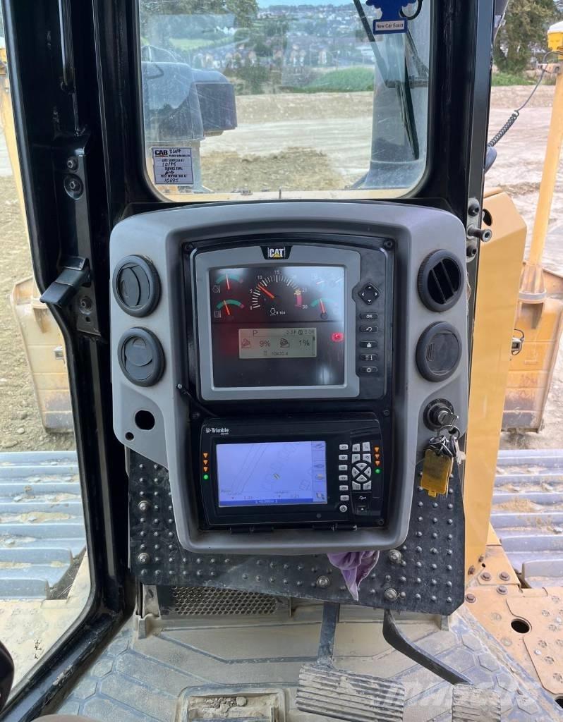 CAT D 6 T LGP ブルドーザー