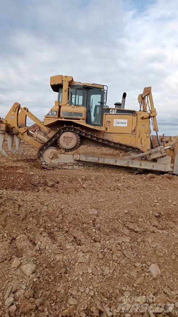 CAT D 7 R ブルドーザー