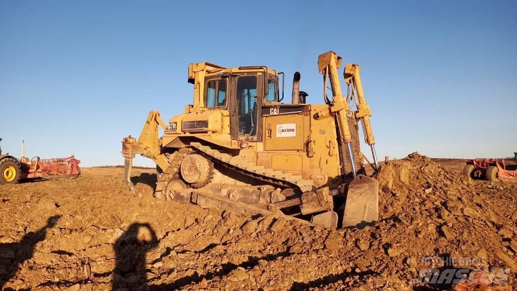 CAT D 7 R ブルドーザー