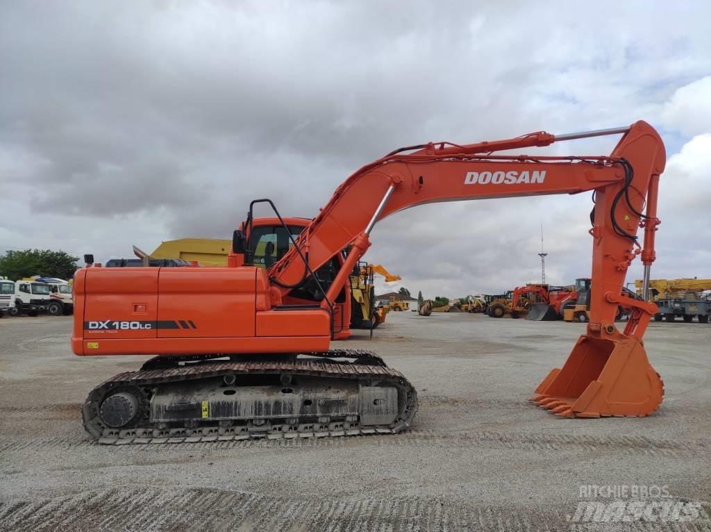 Doosan DX 180 LC 大型油圧ショベル12t以上（パワーショベル・ユンボ）