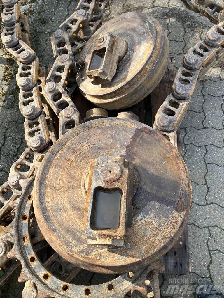 Komatsu 240 大型油圧ショベル12t以上（パワーショベル・ユンボ）