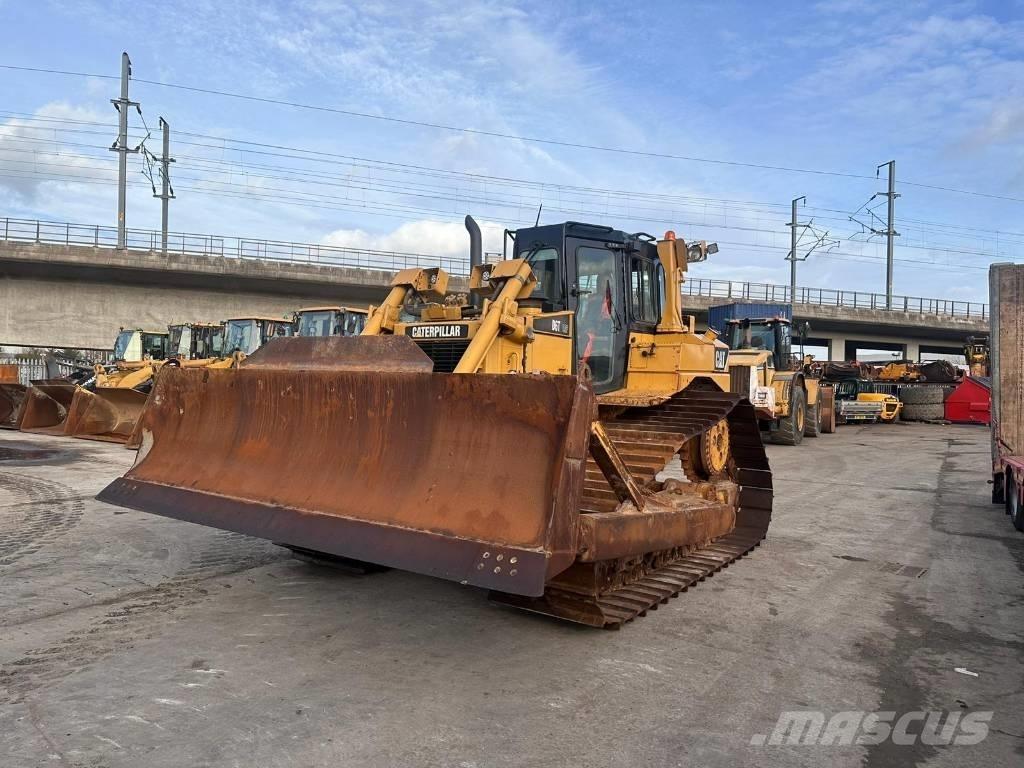 CAT D6T ブルドーザー
