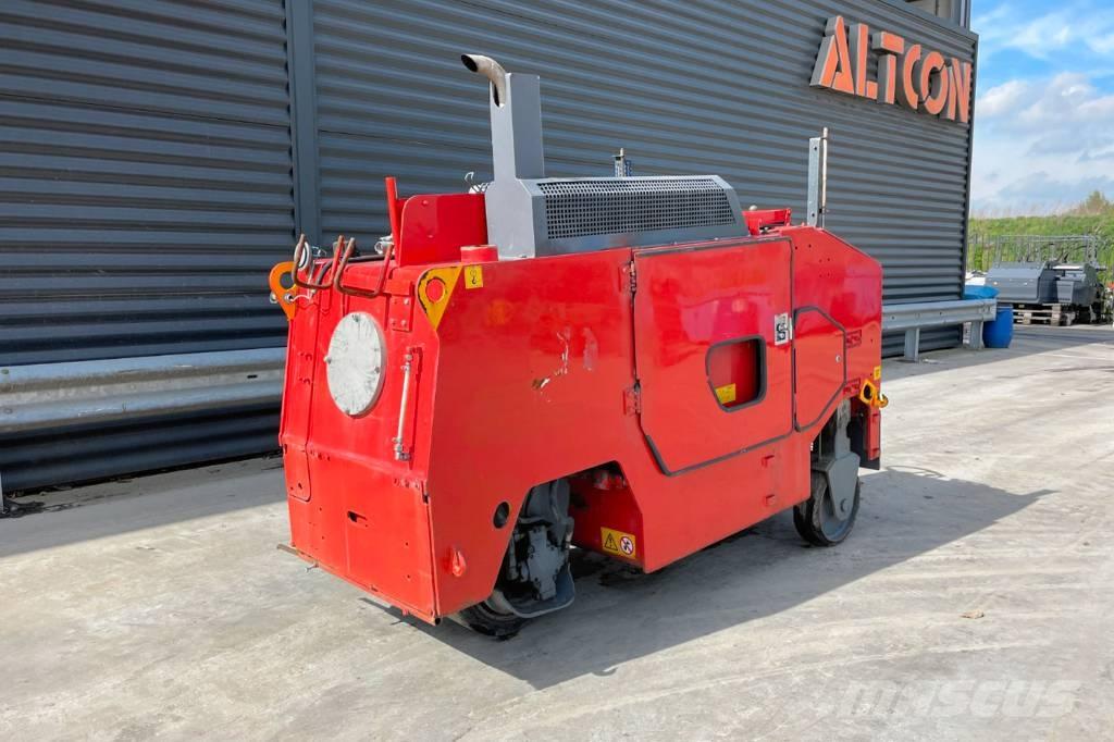 Wirtgen W 350 アスファルトコールドミリングマシーン