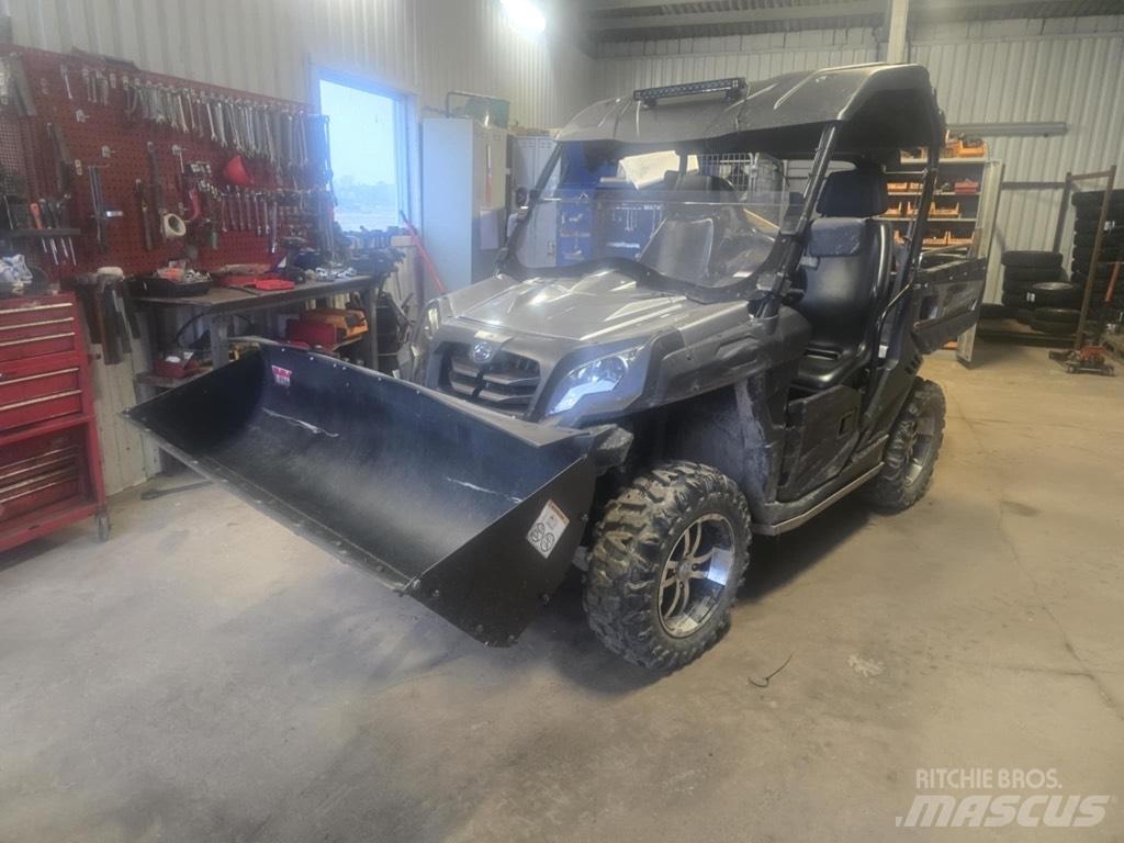  UTV CF 850 ミニ油圧ショベル 7t以下（ミニユンボ・ミニディガー）