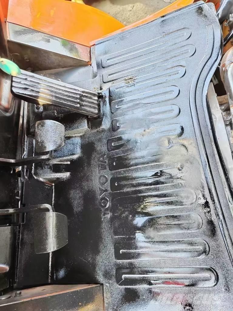 Toyota FD 30 ディーゼル・軽油