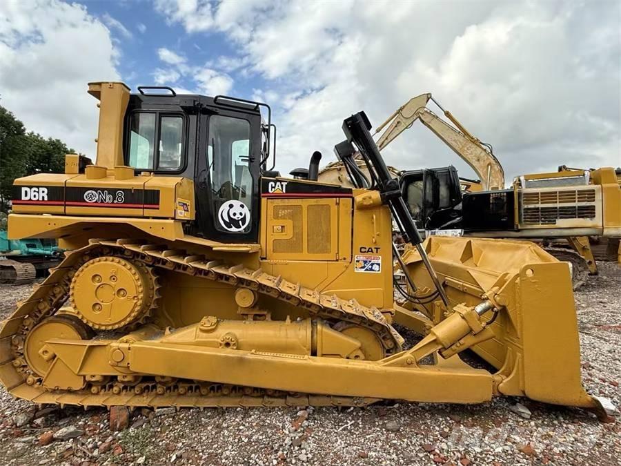 CAT D 6 R ブルドーザー
