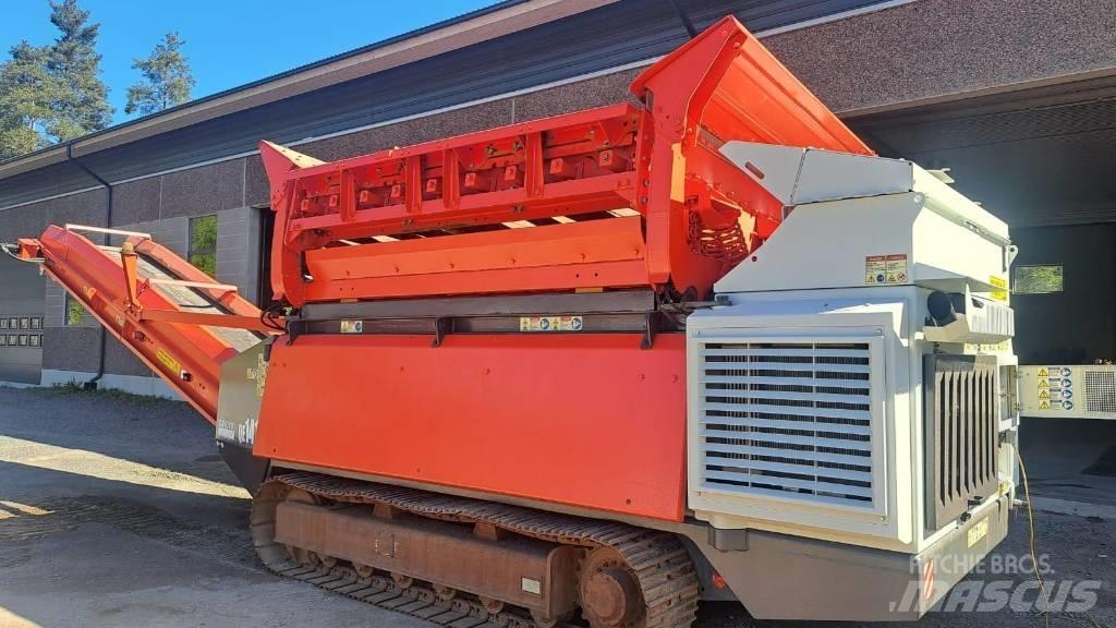 Sandvik QE 141 自走式スクリーン