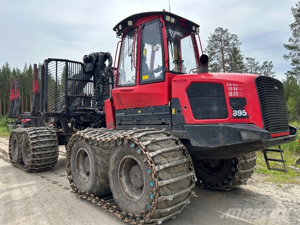 Komatsu 895 フォワーダー
