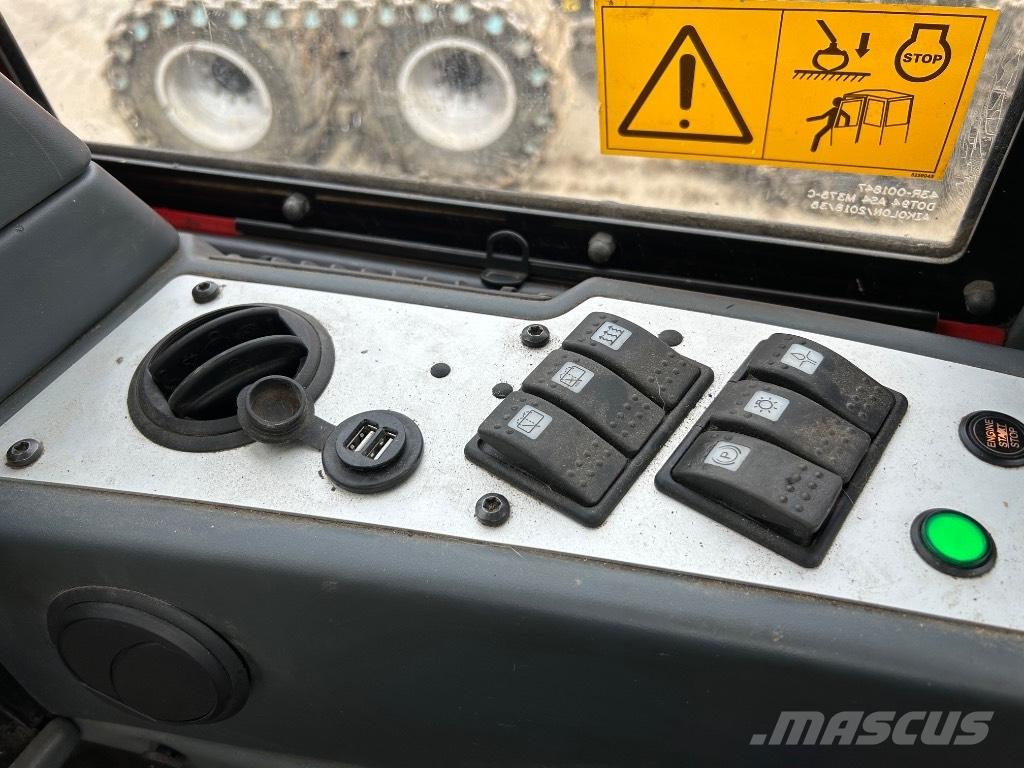 Komatsu 895 フォワーダー