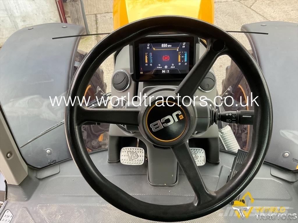 JCB Fastrac 4220 トラクター