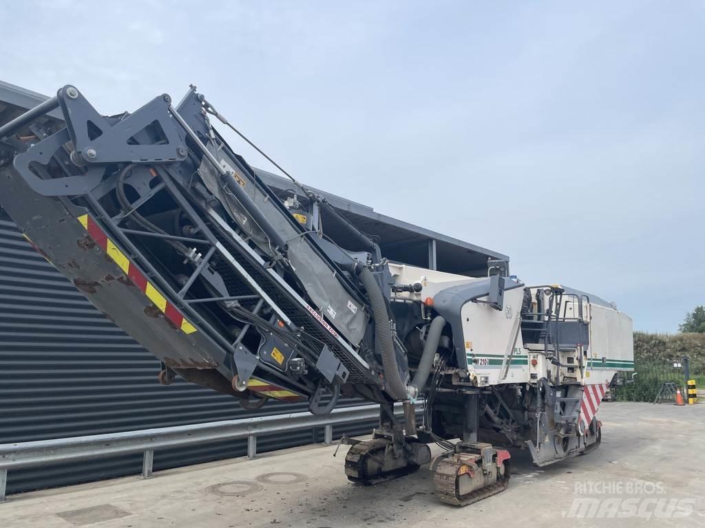 Wirtgen W 210 I アスファルトコールドミリングマシーン
