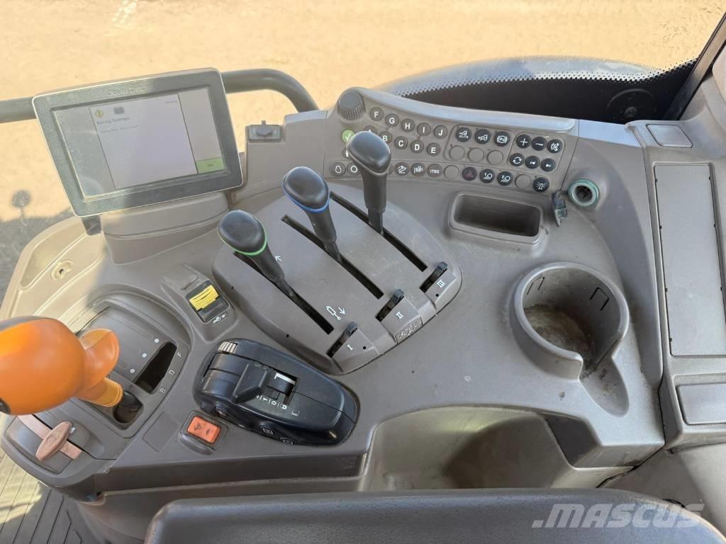 John Deere 6130 R トラクター