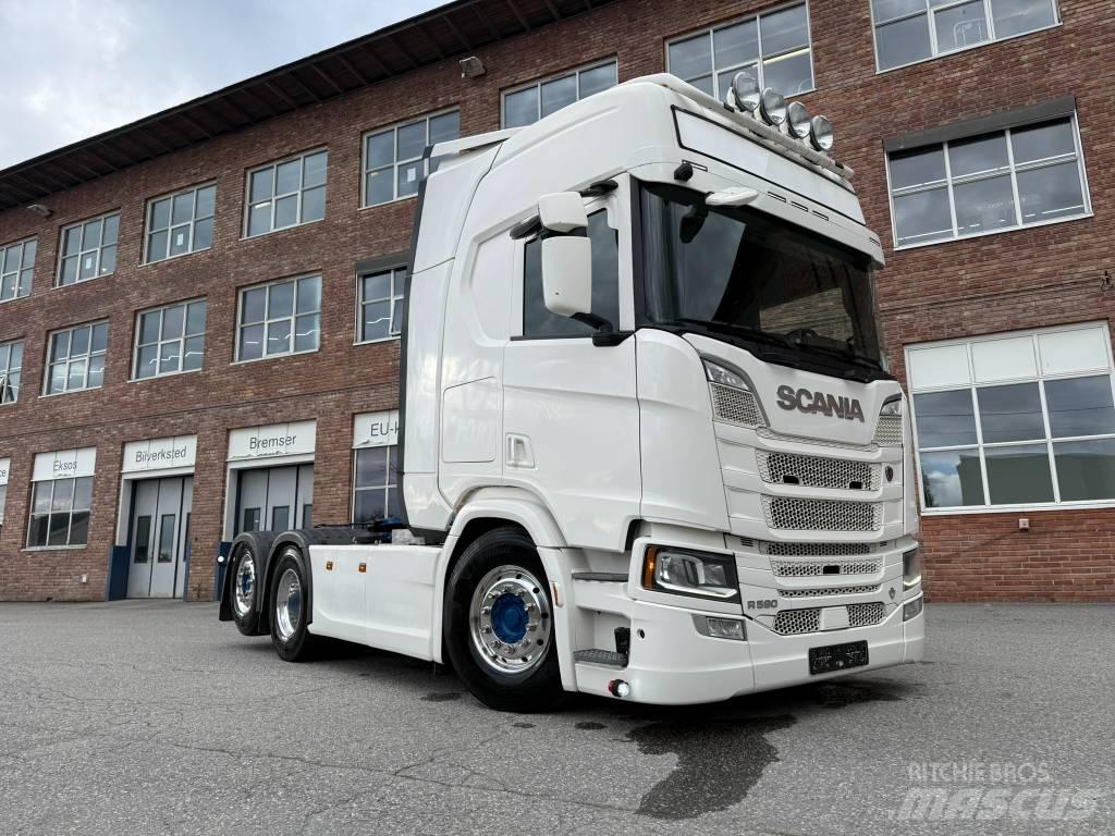 Scania R 590 中古トラクターヘッド | トレーラーヘッド