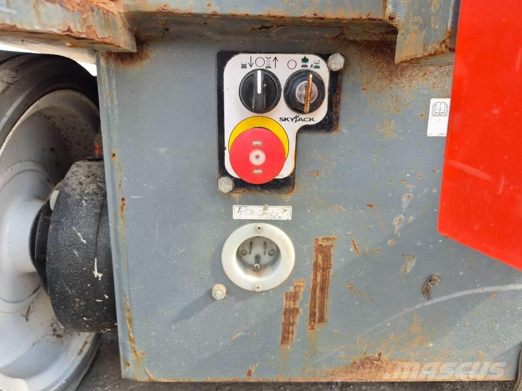 SkyJack SJ 4740 シザースリフト