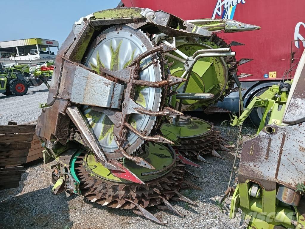 CLAAS Orbis 600 自走式フォレージハーベスター