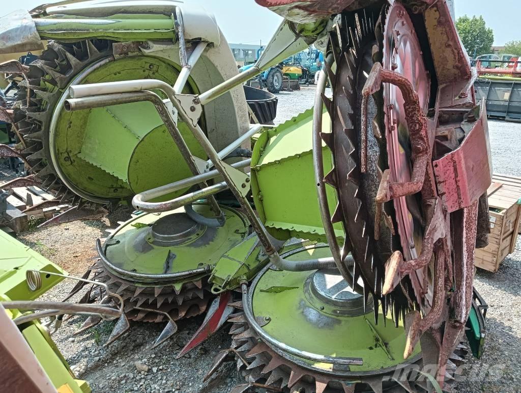 CLAAS Orbis 600 自走式フォレージハーベスター