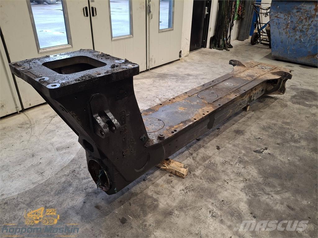 Komatsu 845 その他部品