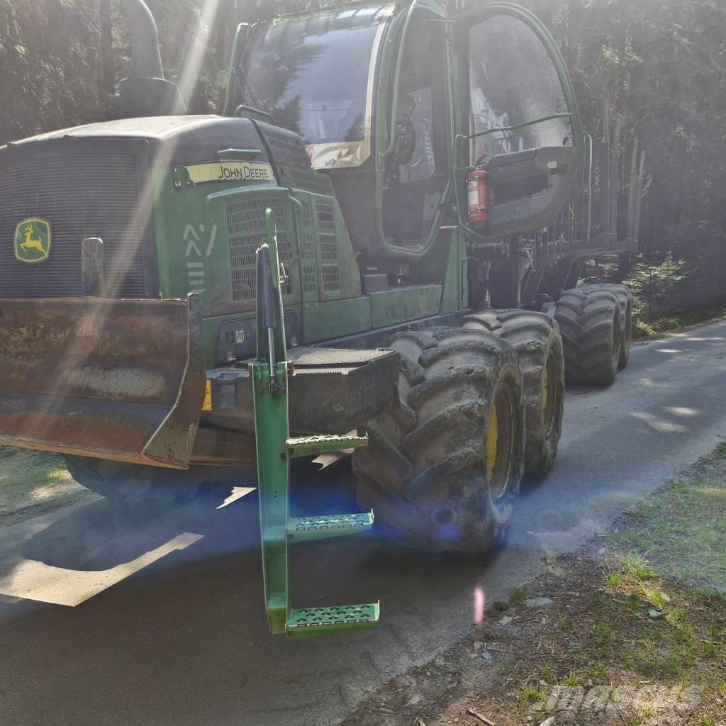 John Deere 1210 G フォワーダー