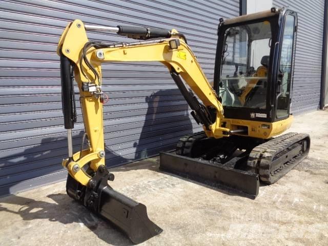 CAT 302.7 D ミニ油圧ショベル 7t以下（ミニユンボ・ミニディガー）