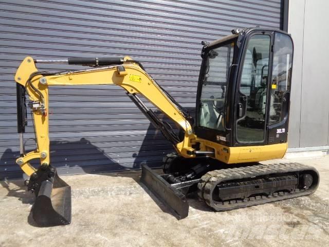 CAT 302.7 D ミニ油圧ショベル 7t以下（ミニユンボ・ミニディガー）