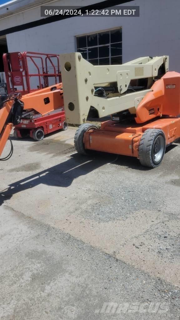 JLG E 450 AJ ブームリフト　屈伸型