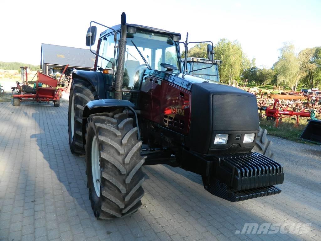 Valtra 8550 トラクター