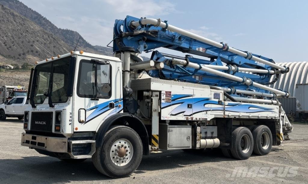 Alliance 33M (#1029) コンクリートポンプ車