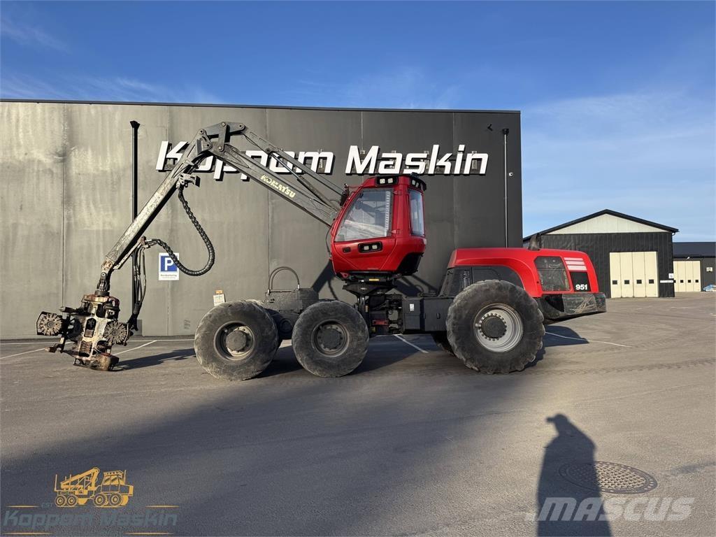 Komatsu 951 ハーベスター