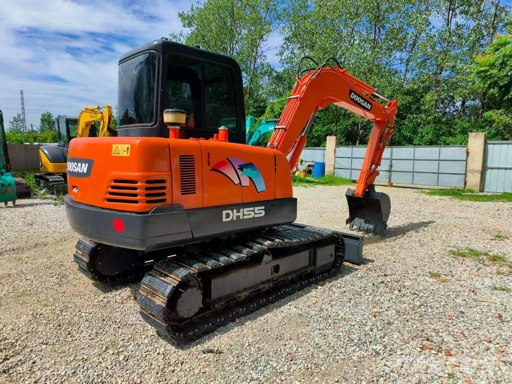 Doosan DH 55 ミニ油圧ショベル 7t以下（ミニユンボ・ミニディガー）