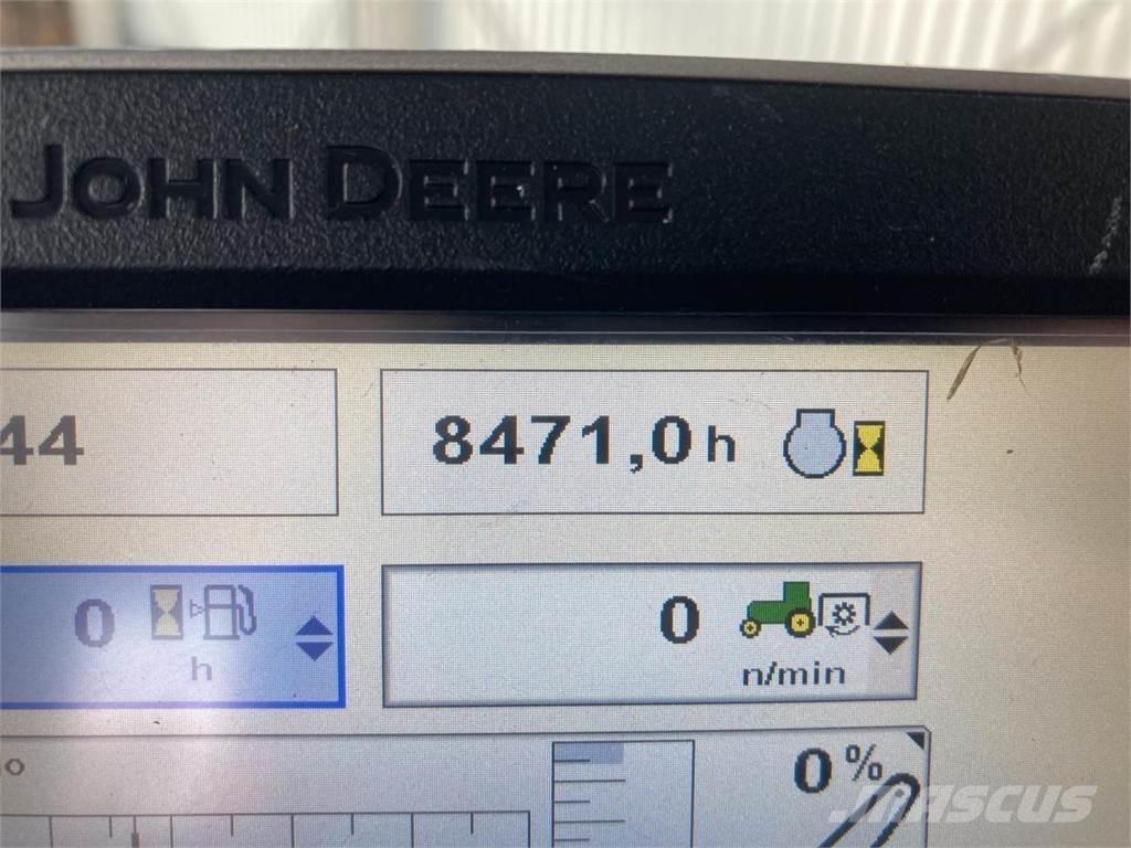 John Deere 6190R トラクター