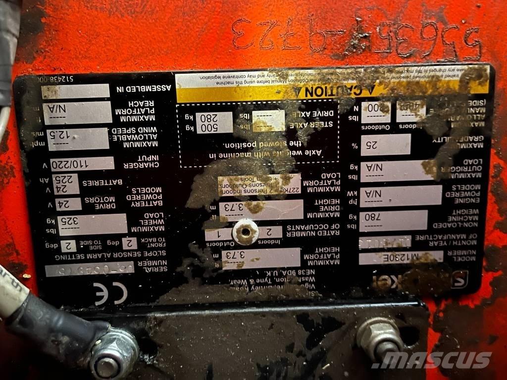Snorkel TM 12 垂直昇降型リフト