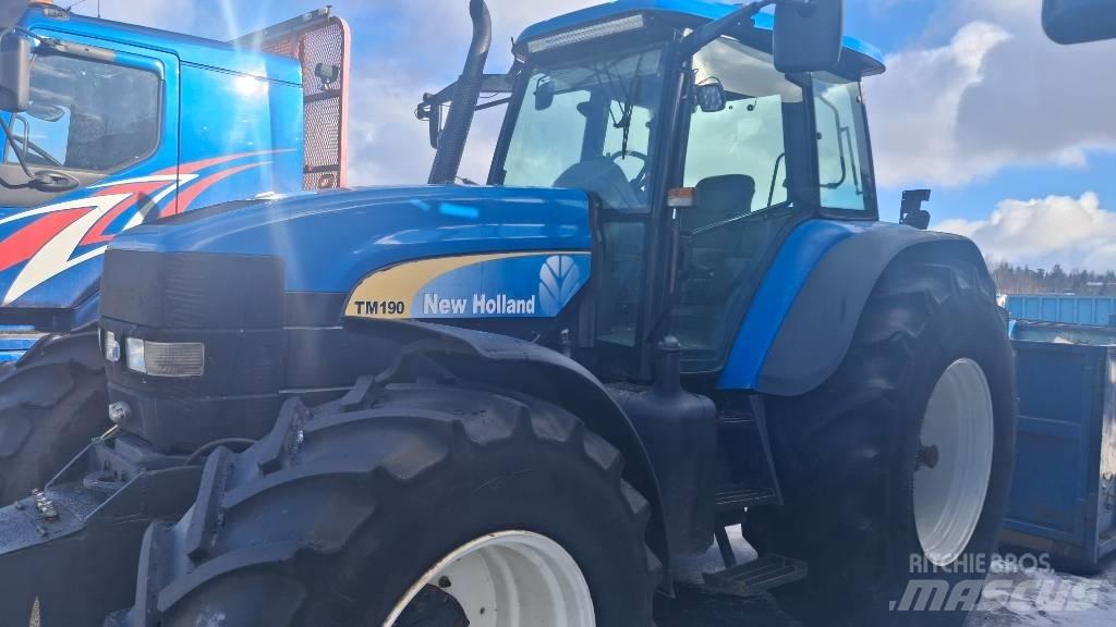 New Holland TM190 トラクター