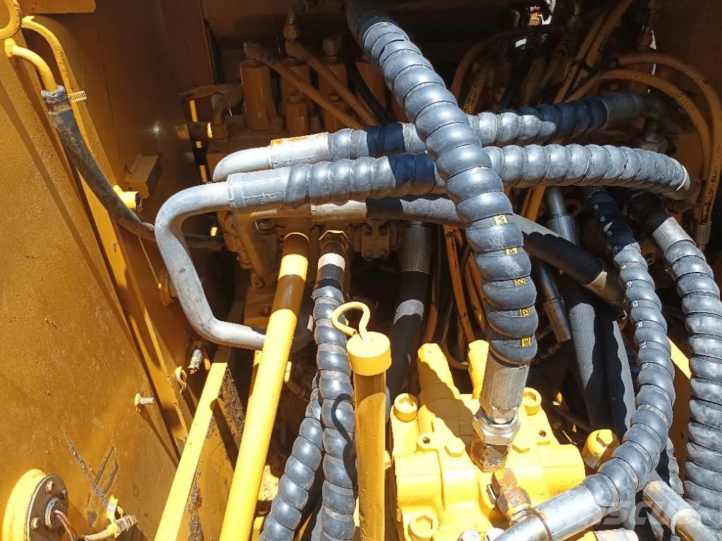 CAT 320D2L 大型油圧ショベル12t以上（パワーショベル・ユンボ）