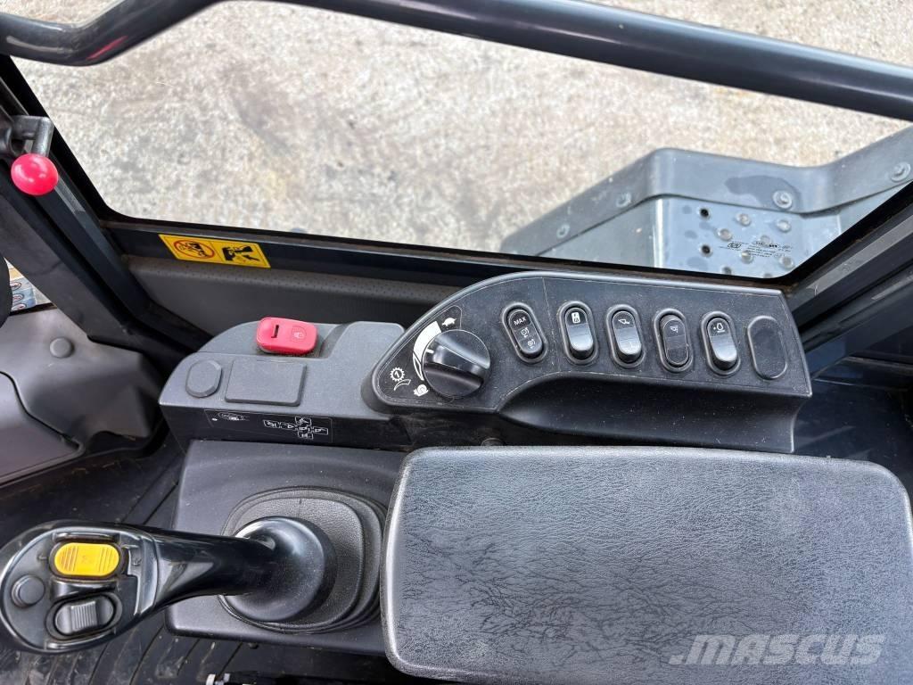 Komatsu WA320-8 ホイールローダー・タイヤショベル