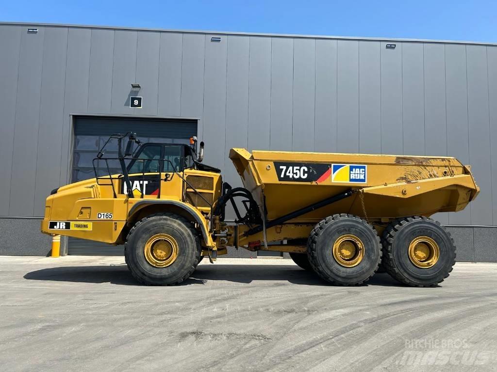 CAT 745 C アーティキュレート式ダンプトラック