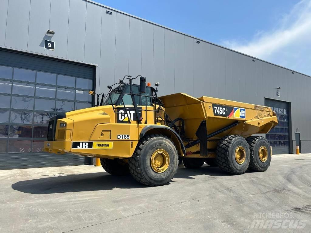 CAT 745 C アーティキュレート式ダンプトラック