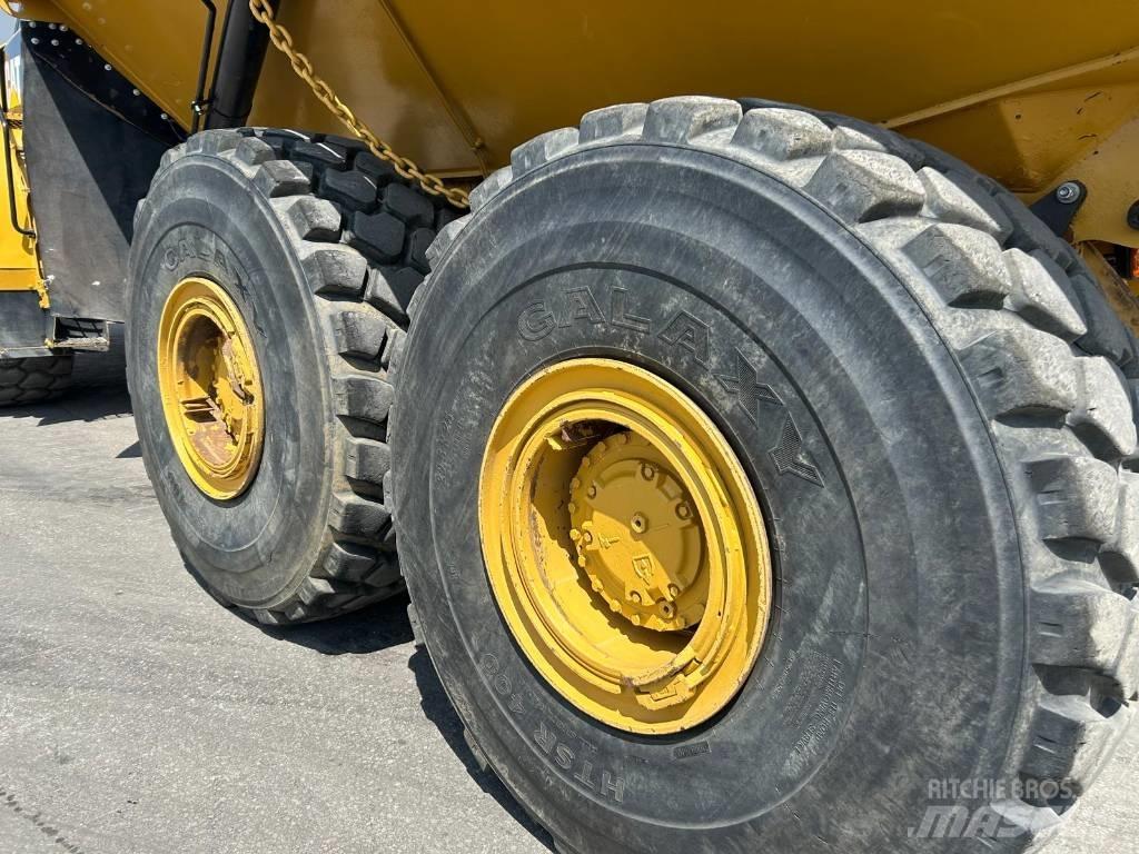 CAT 745 C アーティキュレート式ダンプトラック