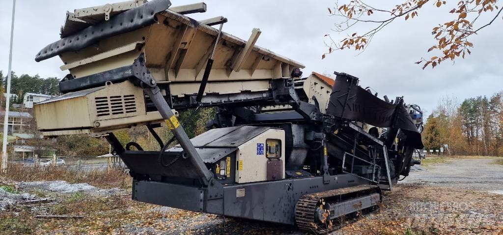 Metso ST 2.8 自走式スクリーン