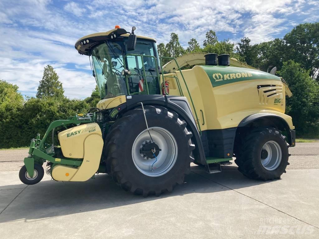 Krone BiG X 680 自走式フォレージハーベスター
