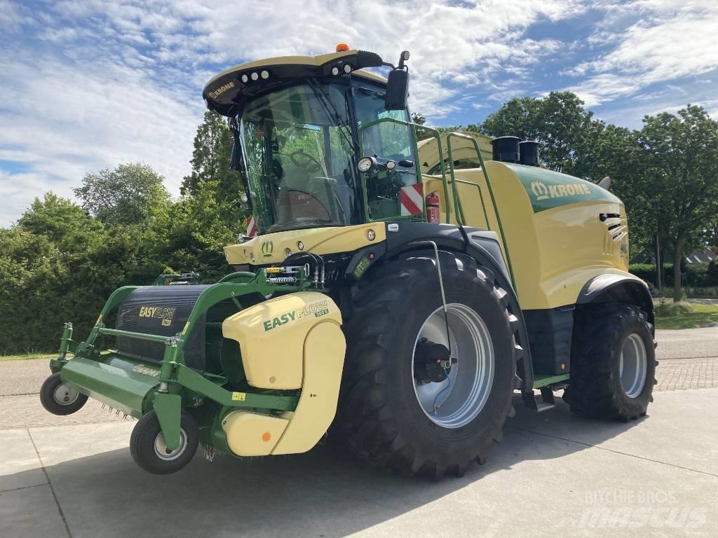 Krone BiG X 680 自走式フォレージハーベスター