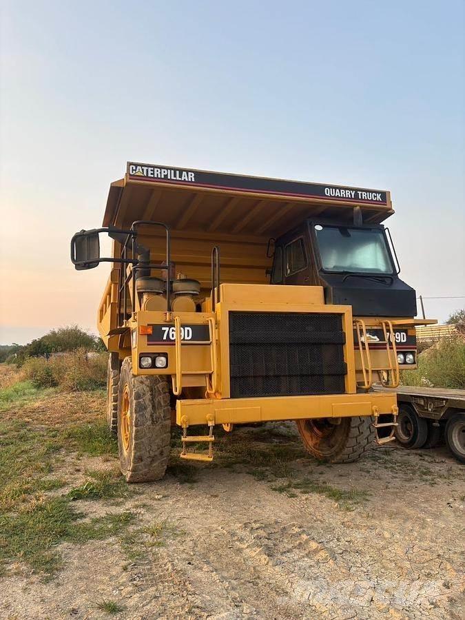 CAT 769D サイト　ダンプ