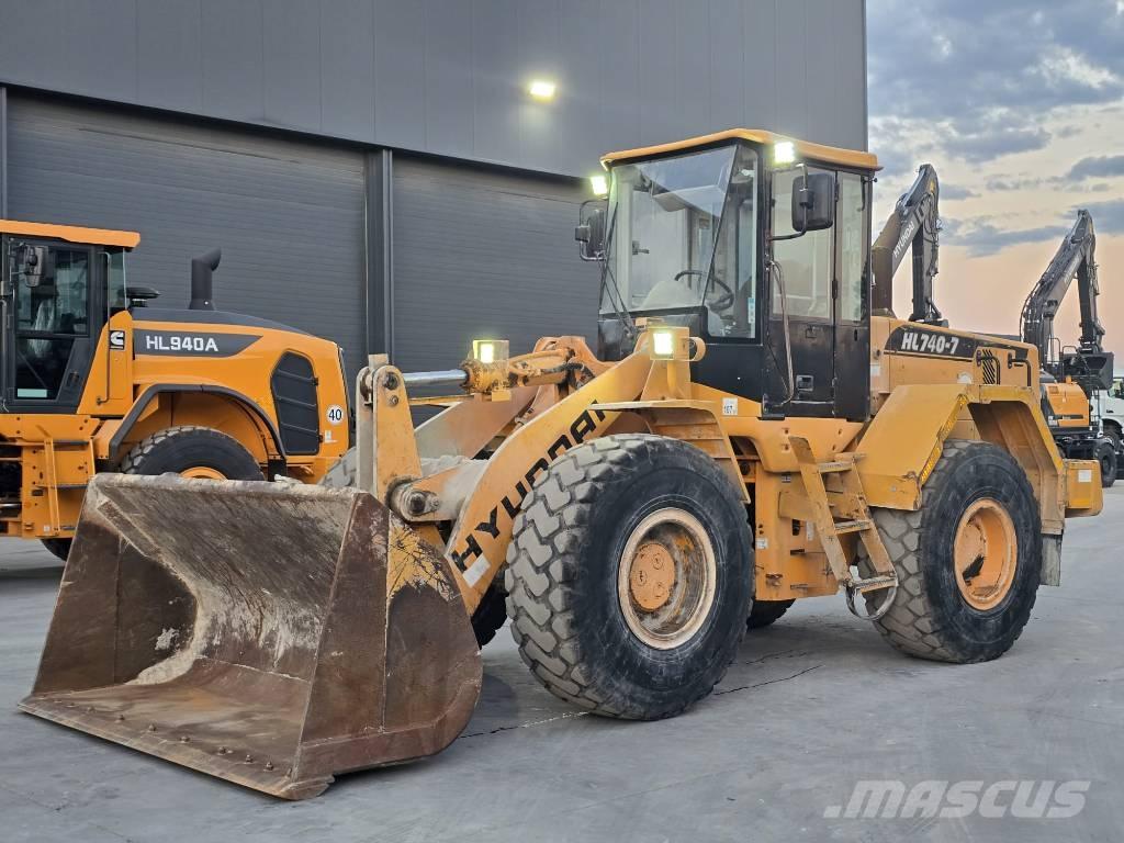 Hyundai 740-7 ホイールローダー・タイヤショベル