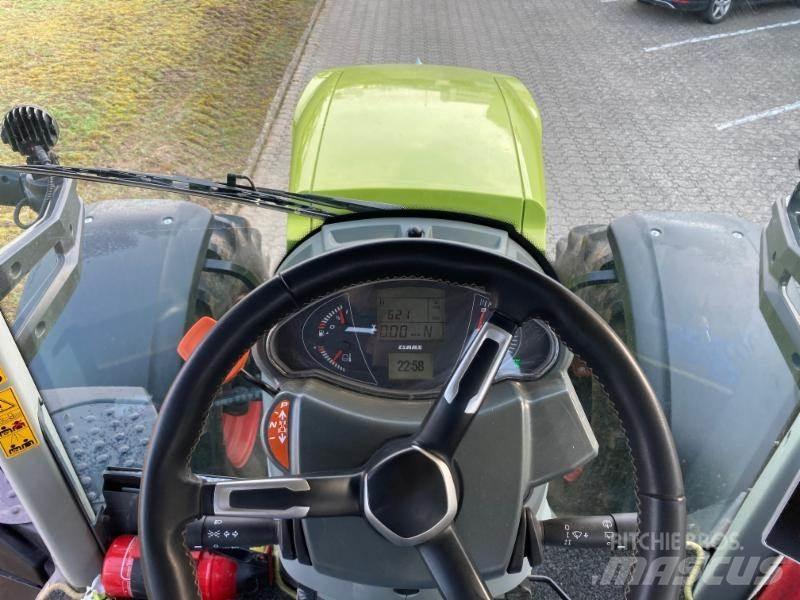 CLAAS AXION 830 トラクター
