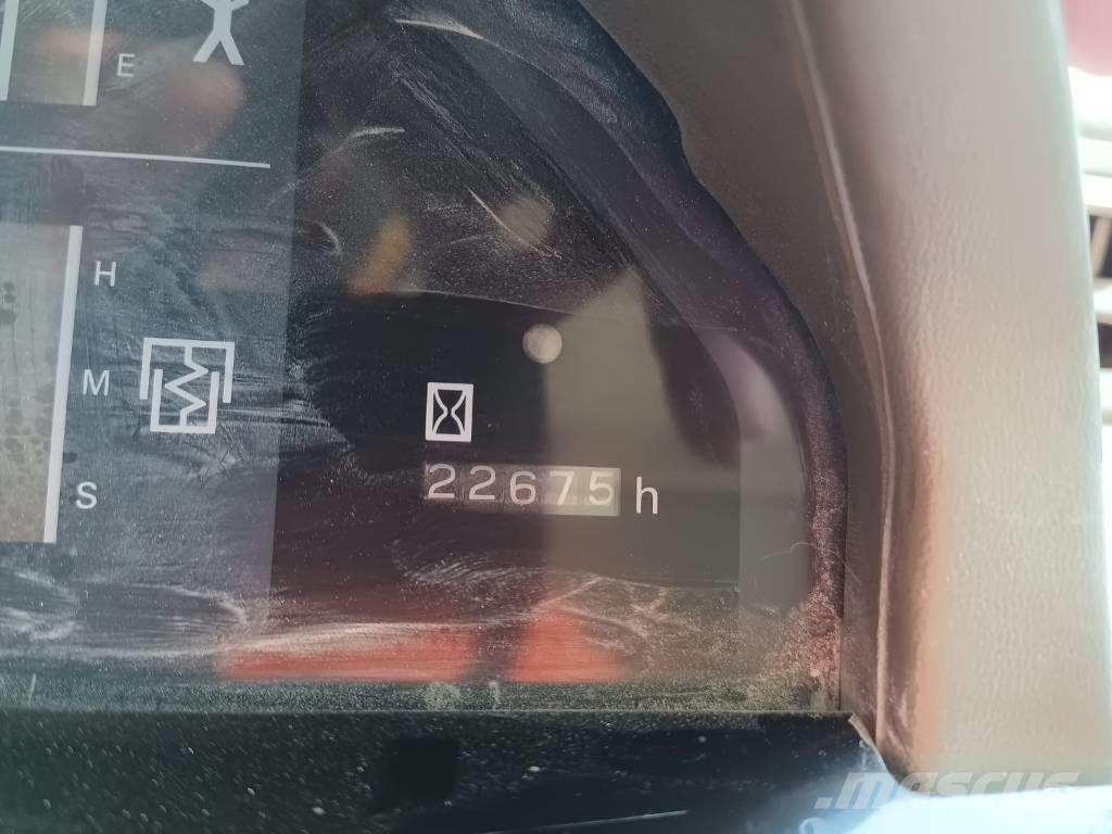 Komatsu HD 605-5 リジットフレーム式ダンプトラック