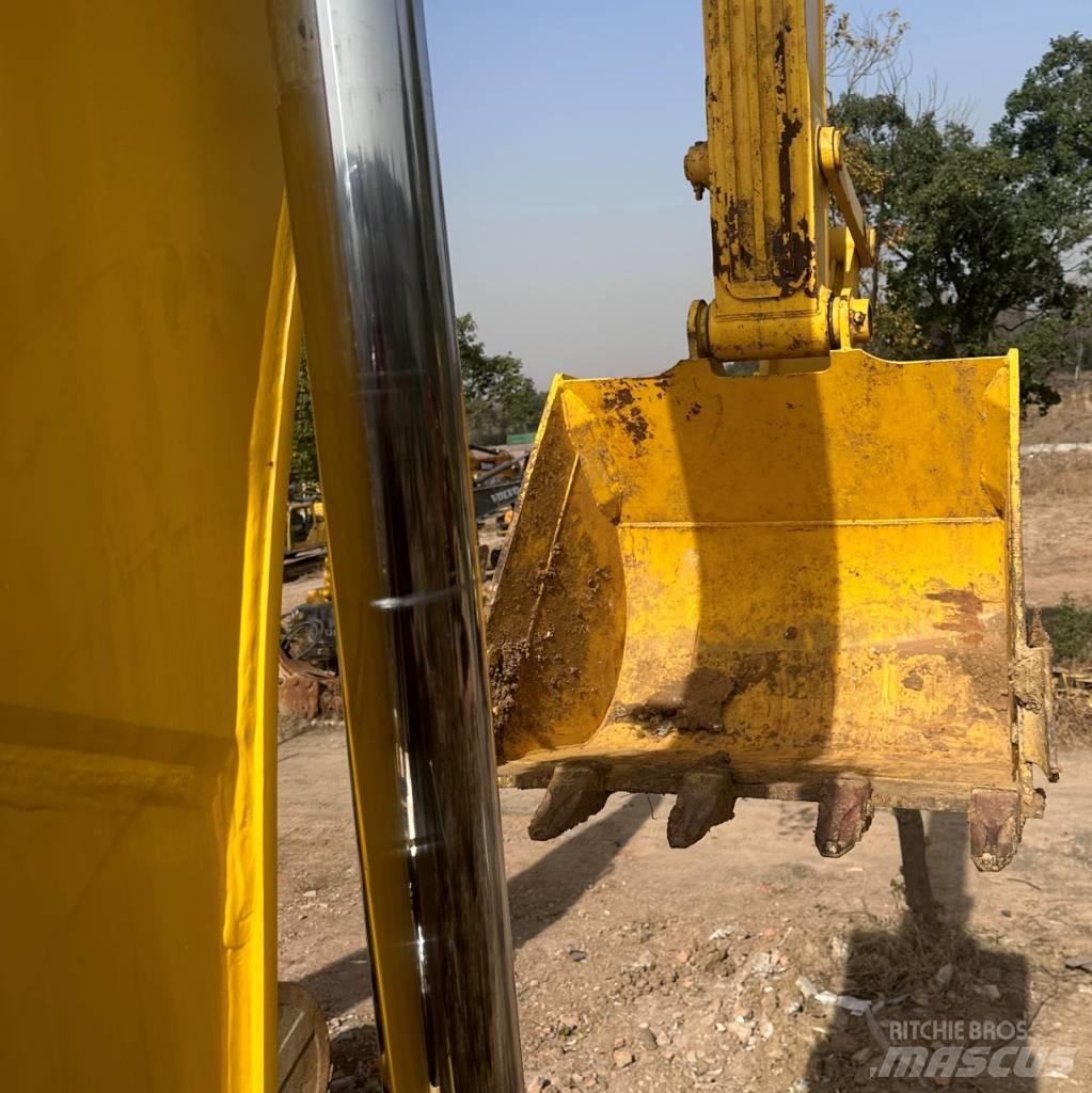 Komatsu 240LC-8 大型油圧ショベル12t以上（パワーショベル・ユンボ）