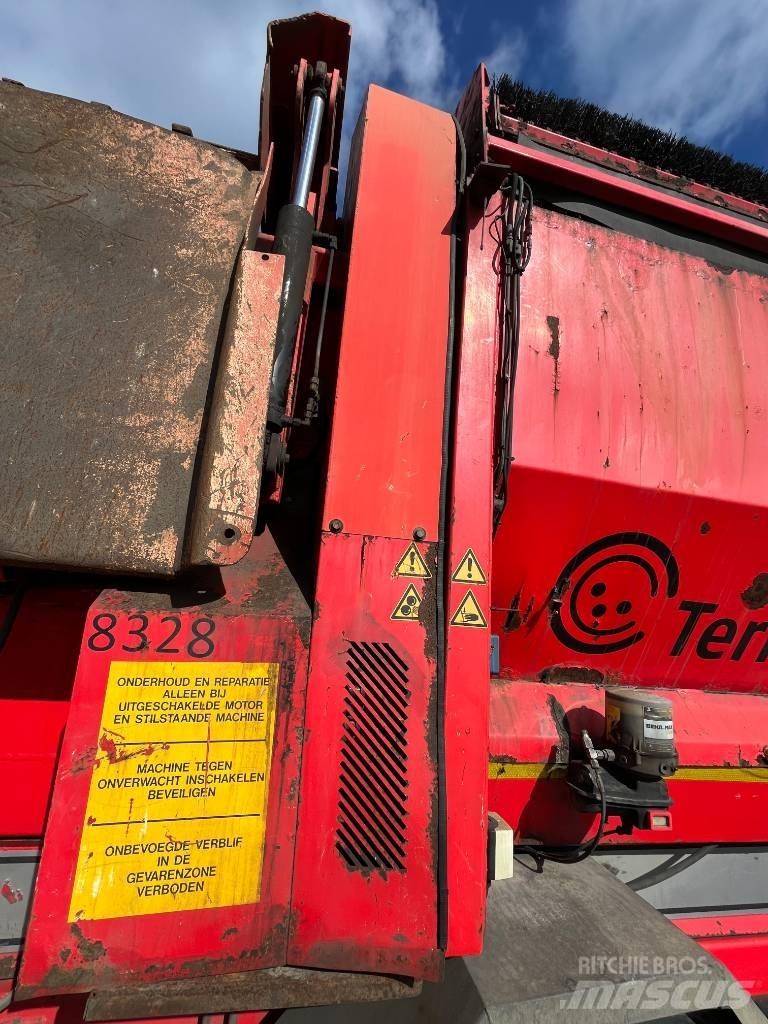 Terra Select T6 自走式スクリーン