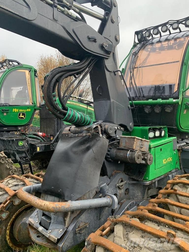 John Deere 1070G ハーベスター