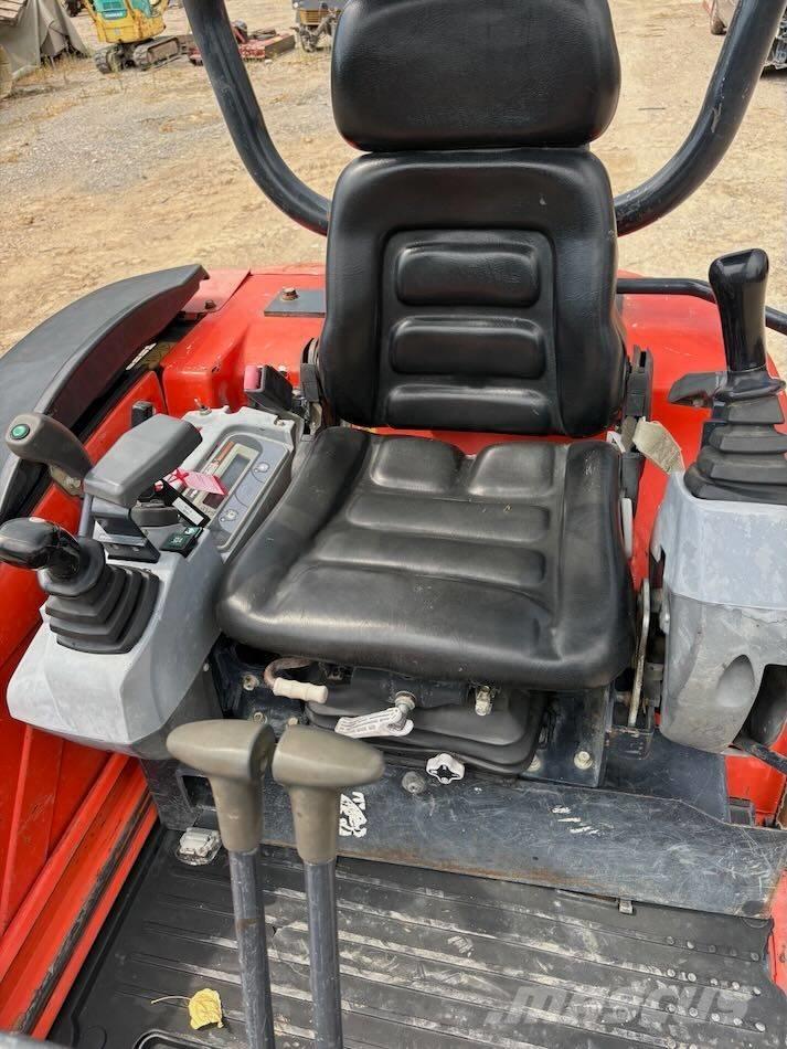 Kubota KX 71-3 ミニ油圧ショベル 7t以下（ミニユンボ・ミニディガー）