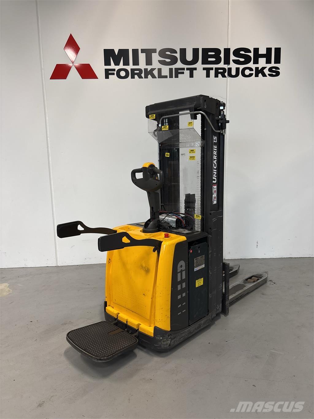 Atlet PSP160 自走式スタッカー